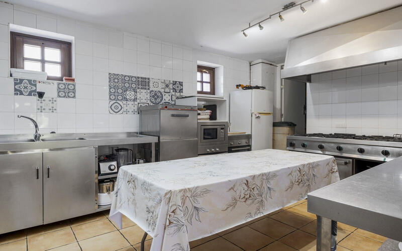 9 bedroom Villa for sale