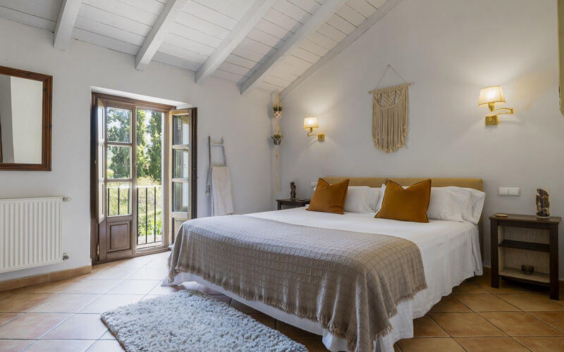 9 bedroom Villa for sale