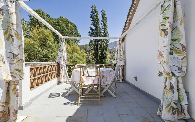 9 bedroom Villa for sale