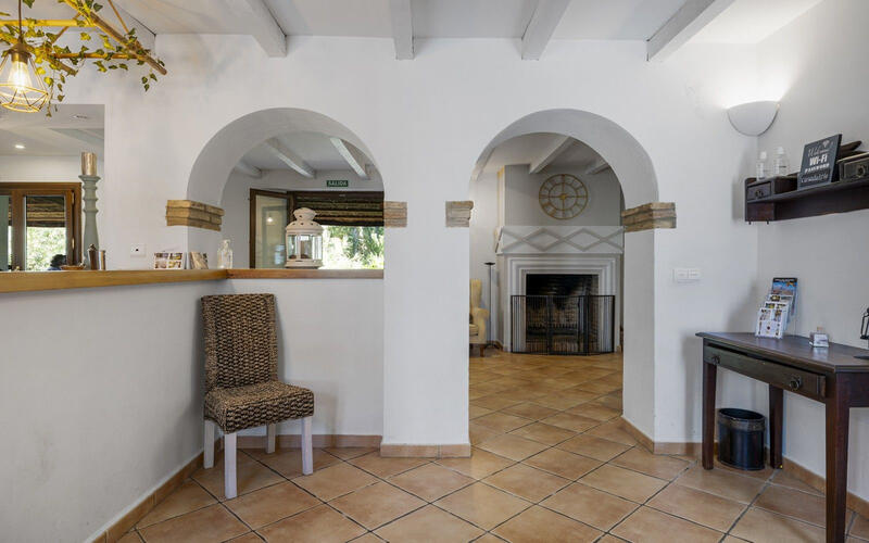 9 bedroom Villa for sale