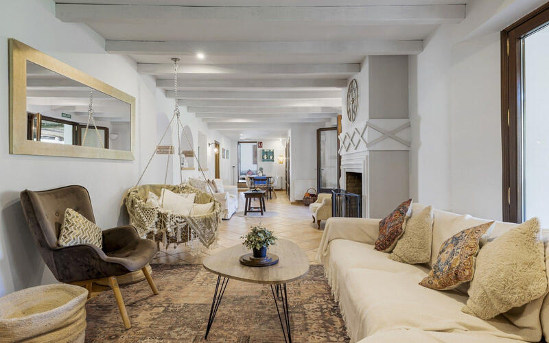 9 bedroom Villa for sale