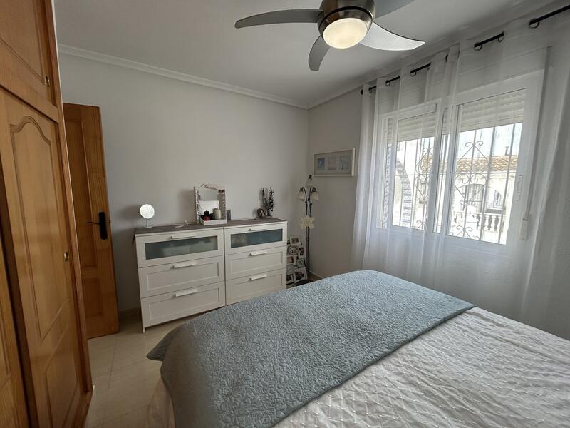2 bedroom Townhouse for sale