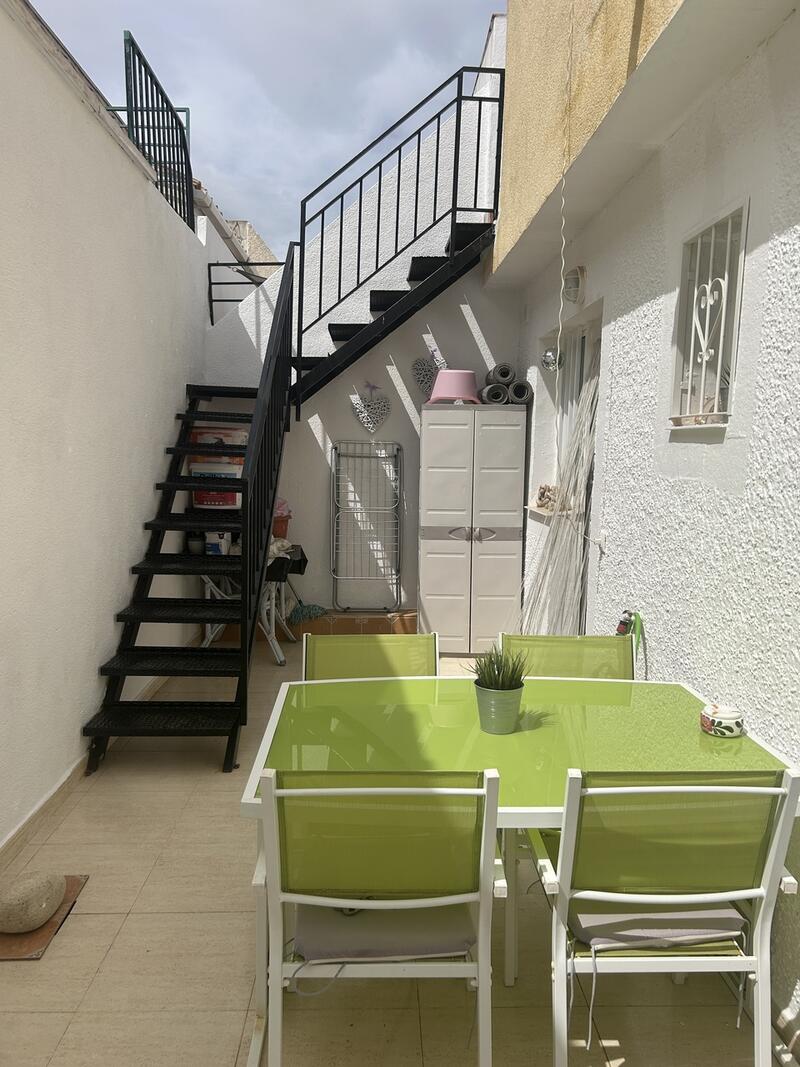 2 bedroom Townhouse for sale