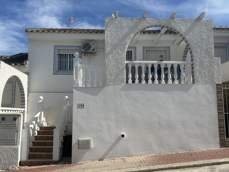 2 bedroom Townhouse for sale