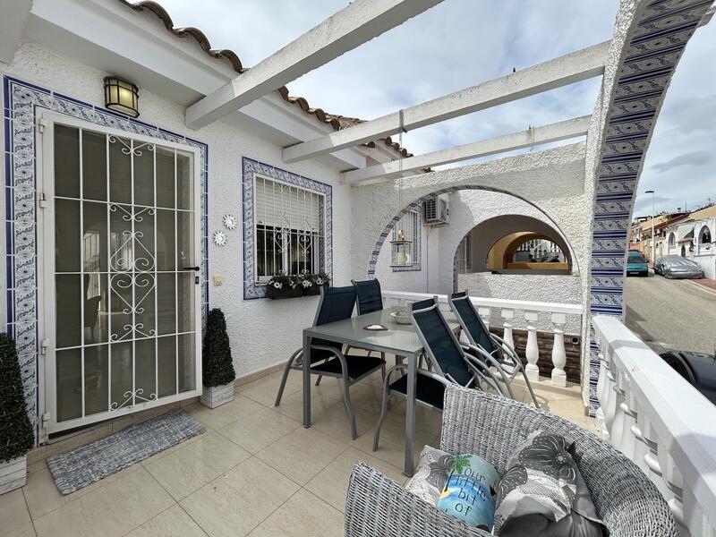 2 bedroom Townhouse for sale