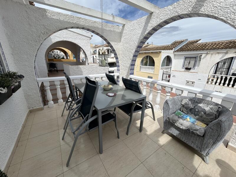 2 bedroom Townhouse for sale