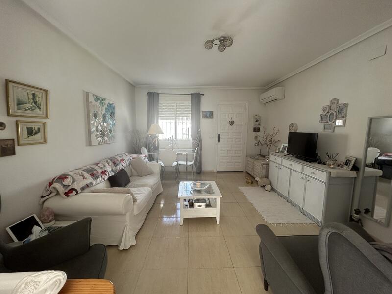 2 bedroom Townhouse for sale