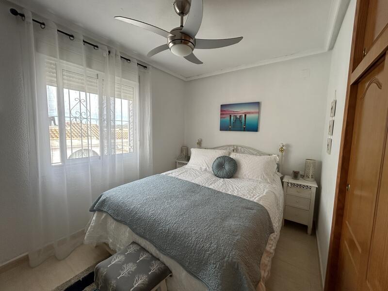 2 bedroom Townhouse for sale