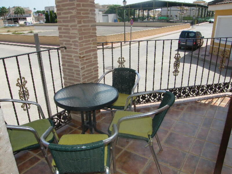 6 bedroom Townhouse for sale