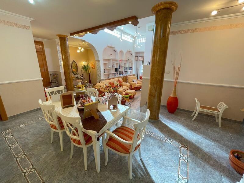 4 bedroom Country House for sale