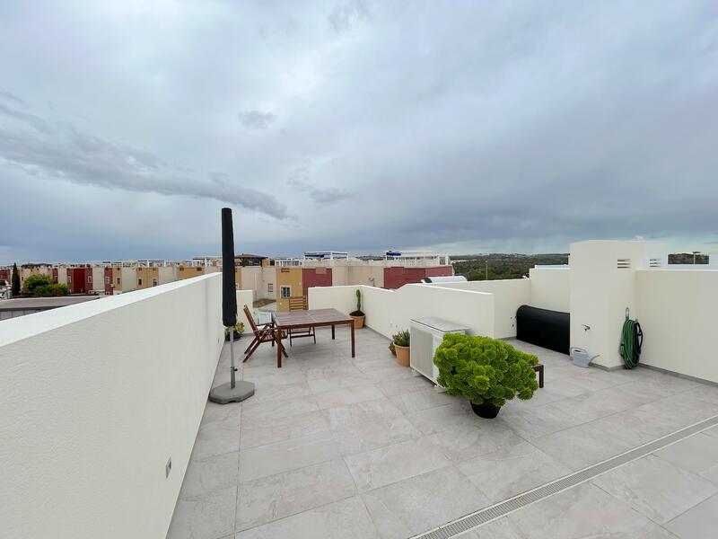 квартира продается в Los Balcones, Alicante