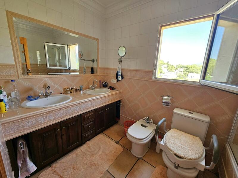 4 bedroom Villa for sale