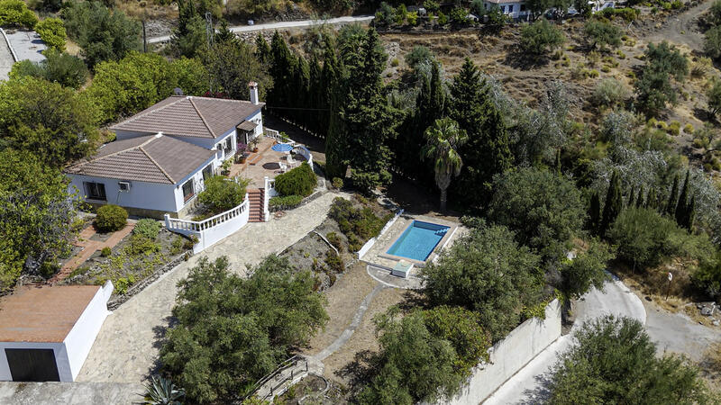 Villa til salg i Alcaucin, Málaga
