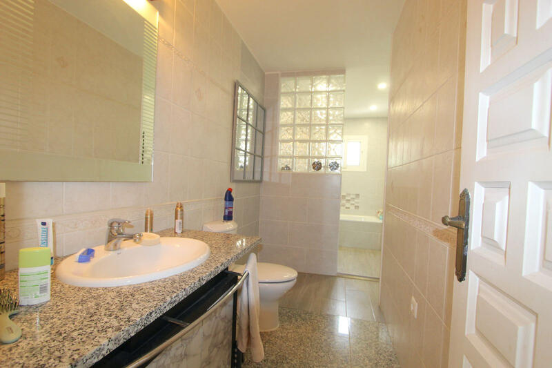 4 slaapkamer Villa Te koop