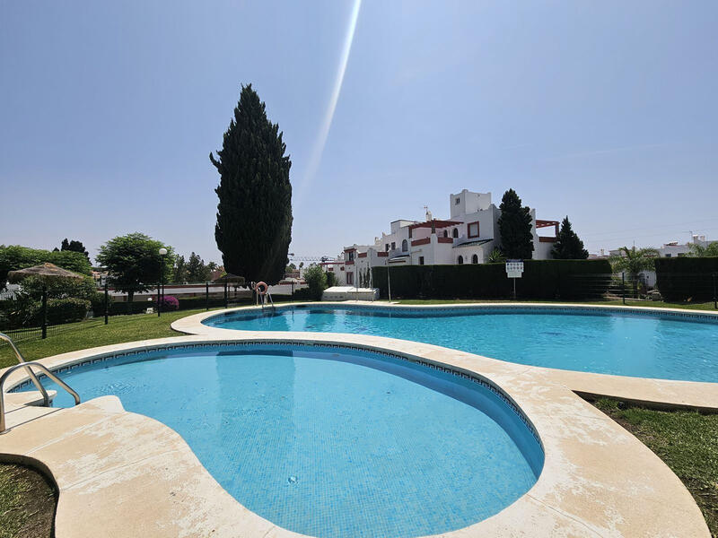 4 bedroom Townhouse for sale