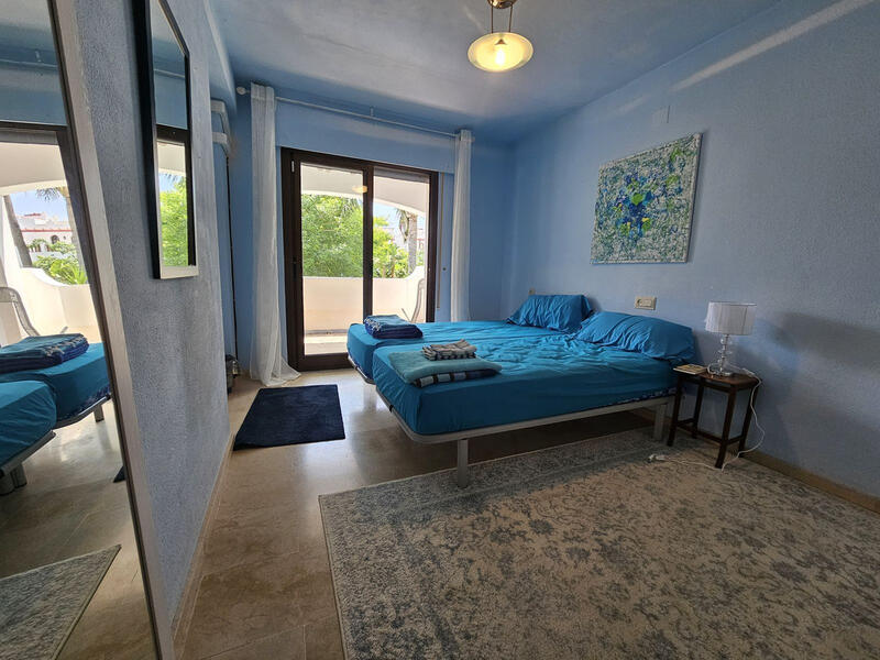 4 bedroom Townhouse for sale