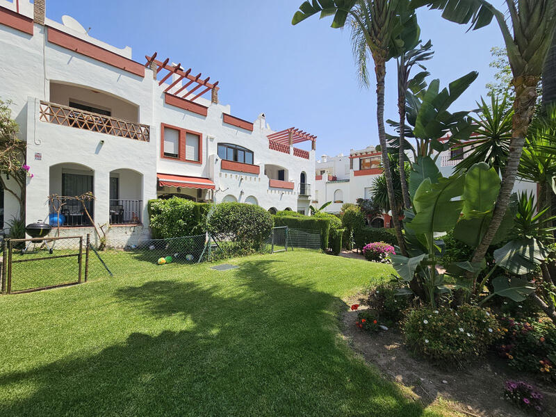 4 bedroom Townhouse for sale