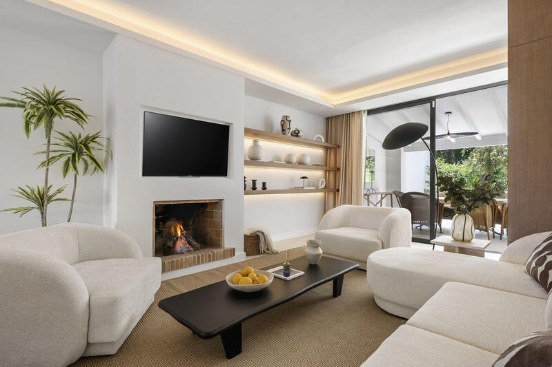 4 bedroom Townhouse for sale