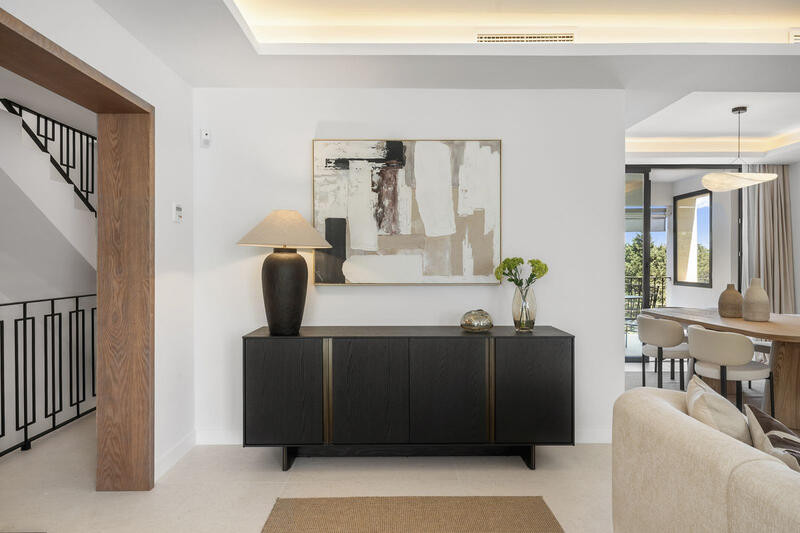 4 bedroom Townhouse for sale