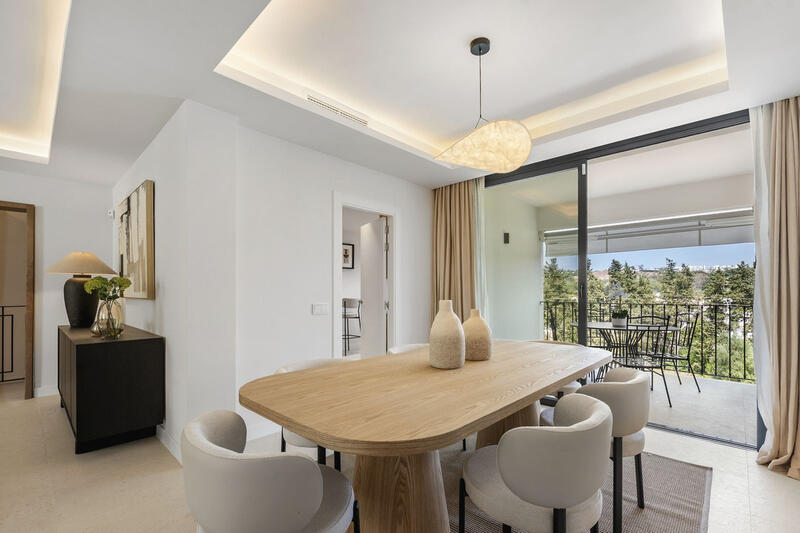 4 bedroom Townhouse for sale