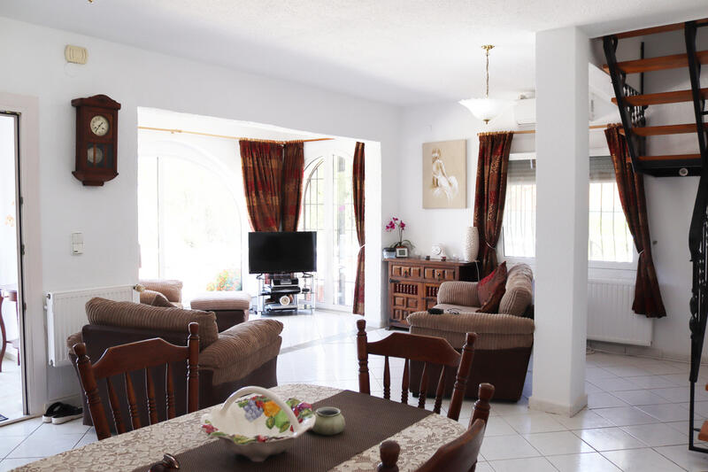 5 bedroom Villa for sale