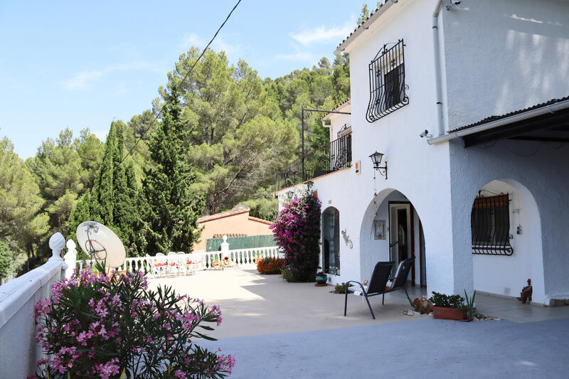 5 bedroom Villa for sale