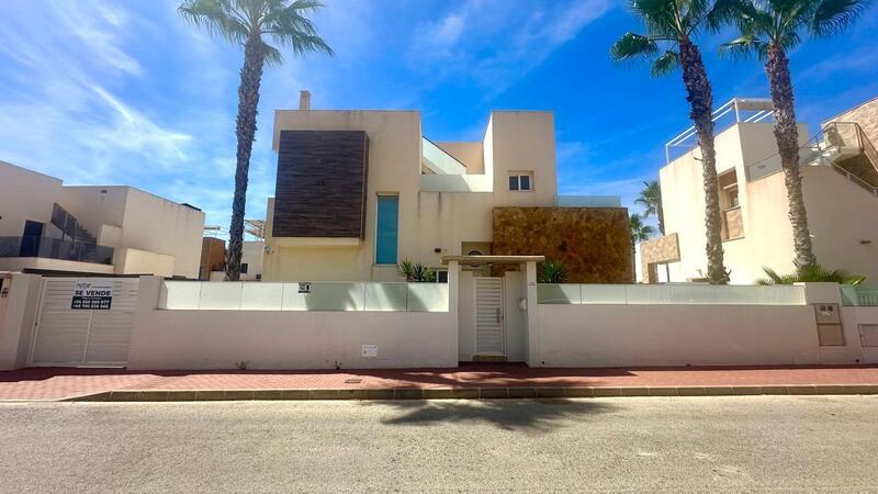 3 bedroom Villa for sale