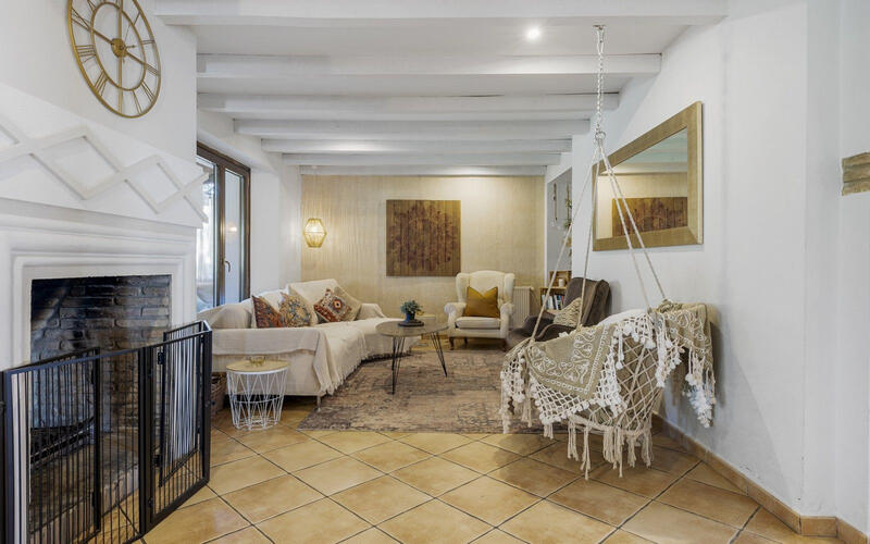 9 bedroom Villa for sale