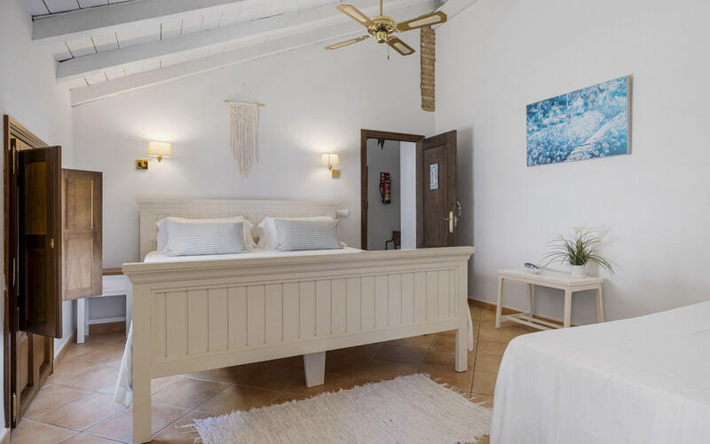 9 bedroom Villa for sale