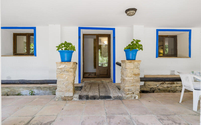 9 bedroom Villa for sale