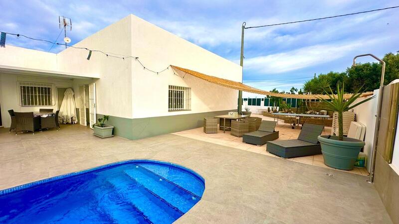 Villa til salg i Pilar de la Horadada, Alicante
