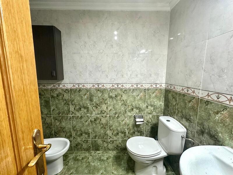 4 спальная комната квартира продается