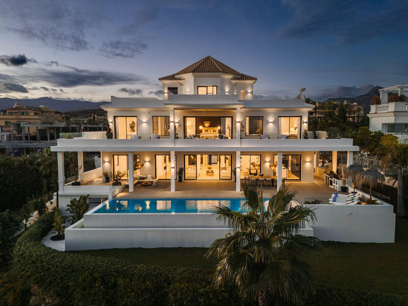 Villa til salg i Los Flamingos, Málaga