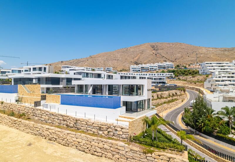 Villa en venta en Finestrat, Alicante