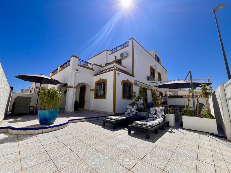 Duplex til salgs i Entre Naranjos -Flores, Alicante