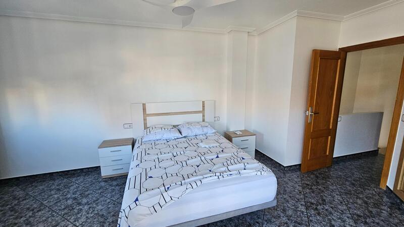 4 Schlafzimmer Stadthaus zu verkaufen