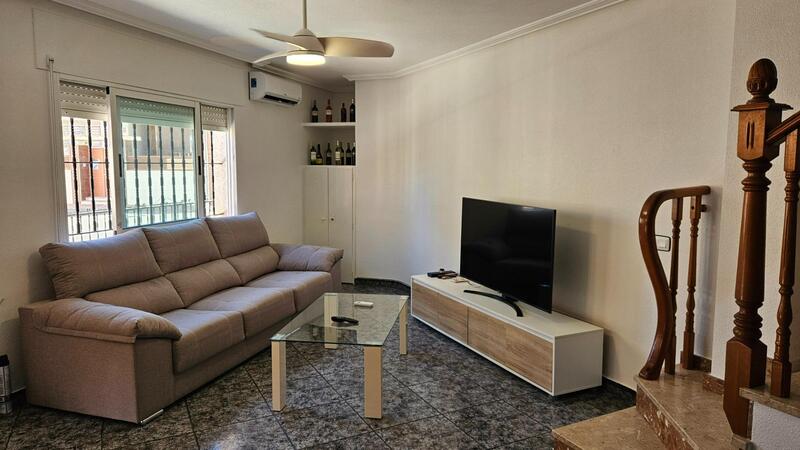 4 Schlafzimmer Stadthaus zu verkaufen