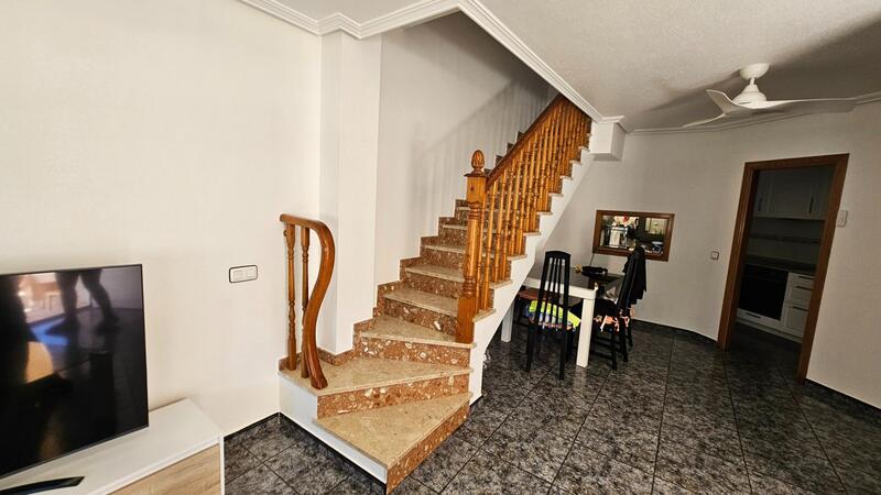 4 Schlafzimmer Stadthaus zu verkaufen