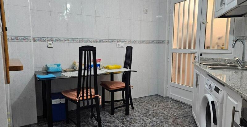 4 Schlafzimmer Stadthaus zu verkaufen
