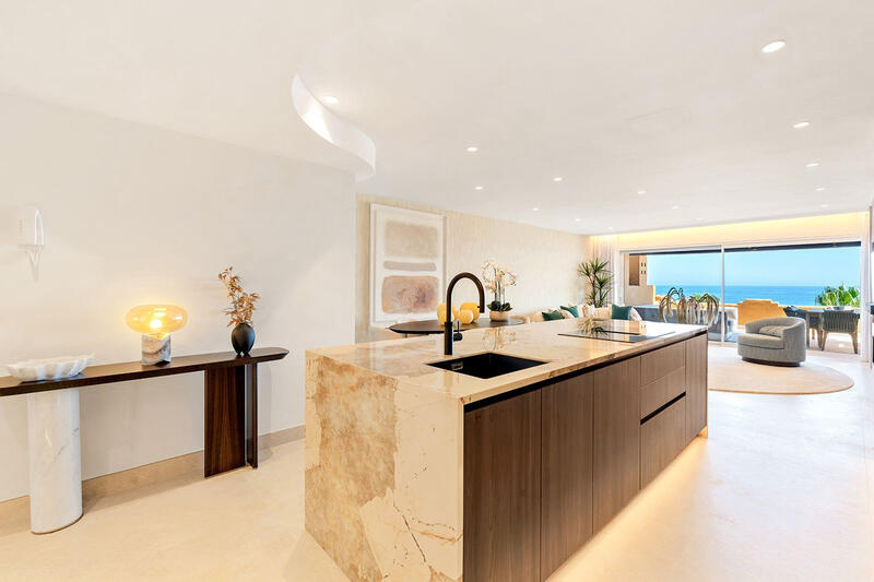 4 bedroom Apartment for sale