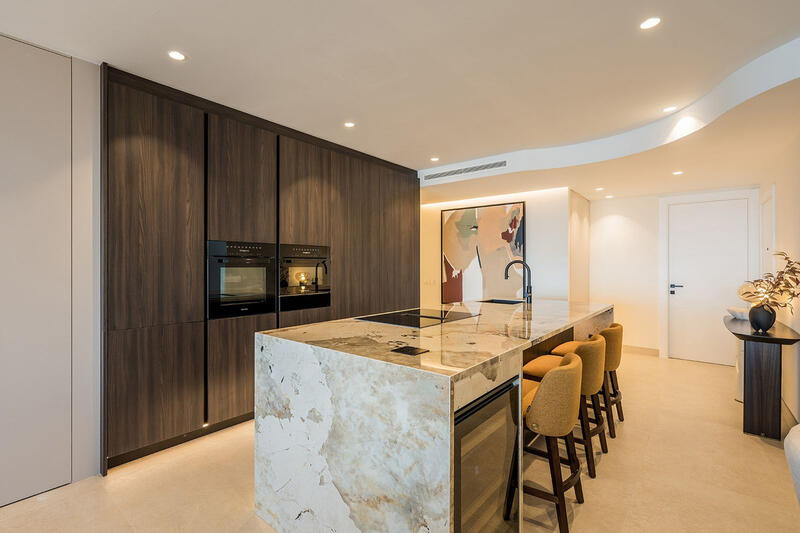4 bedroom Apartment for sale