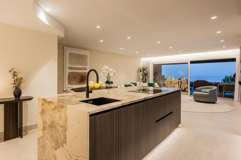 4 bedroom Apartment for sale