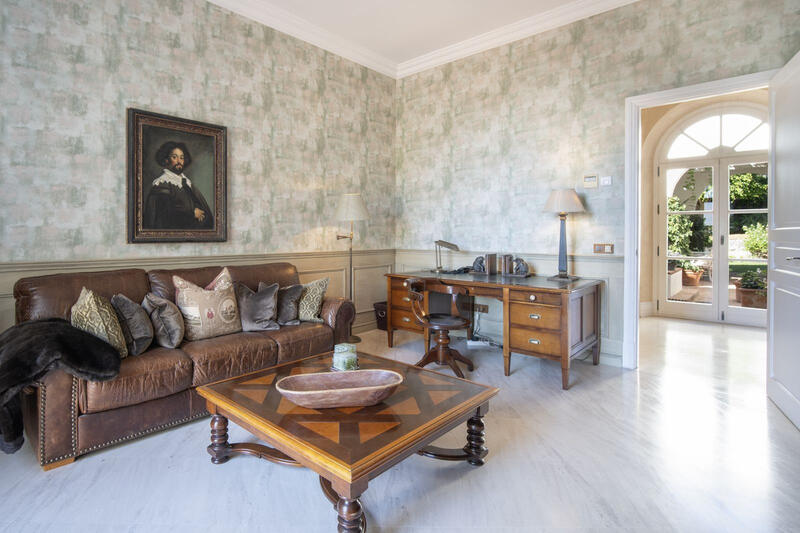 7 sovrum Villa till salu