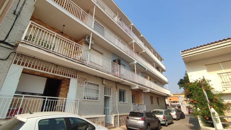 3 bedroom Apartment for sale
