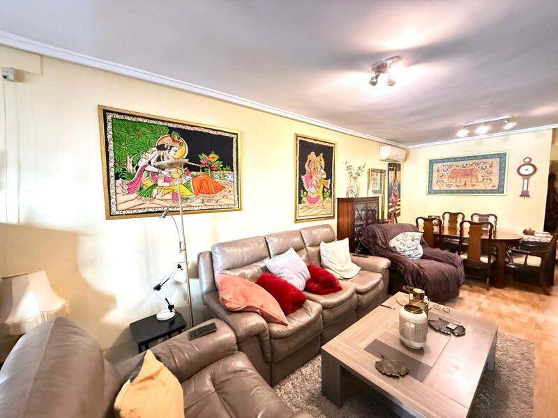 4 bedroom Townhouse for sale