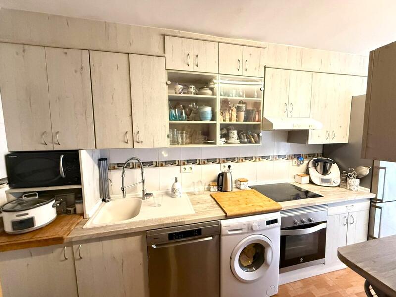 4 bedroom Townhouse for sale