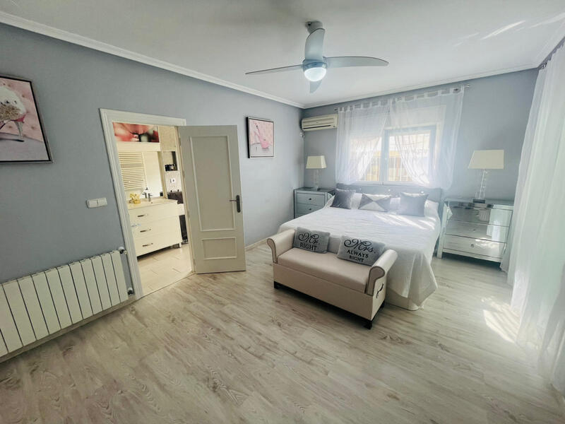 6 sovrum Villa till salu