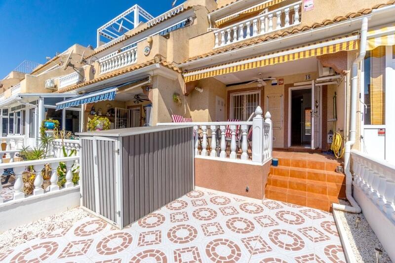 Adosado en venta en Torrevieja, Alicante