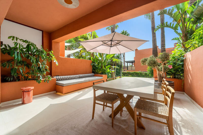 4 bedroom Townhouse for sale