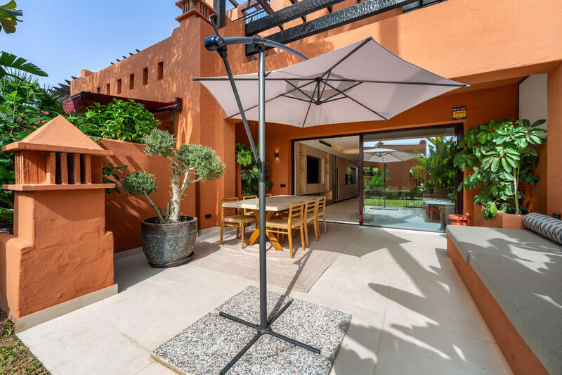 4 bedroom Townhouse for sale